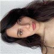 Profesora con mucha pasión y ganas de enseñar.